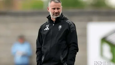 西甲新贵拉斯帕尔马斯迎“新梅西”穆尼尔加盟！