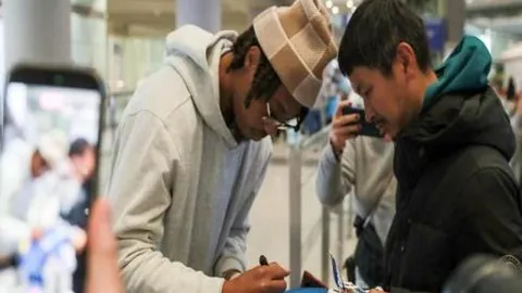 瓜迪奥拉力促球队焕发活力，中场换将努内斯，英超连胜脚步逼近